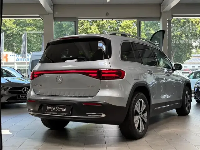 Mercedes-Benz EQB 300