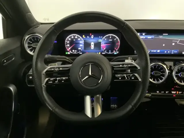 Mercedes-Benz A 220