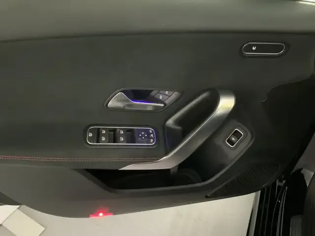 Mercedes-Benz A 220