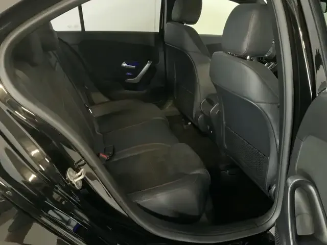 Mercedes-Benz A 220