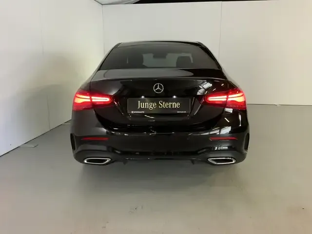 Mercedes-Benz A 220