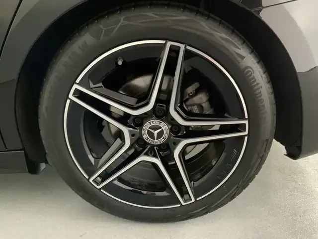 Mercedes-Benz A 220