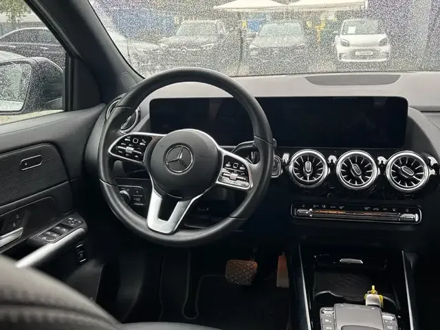 Mercedes-Benz EQA 250