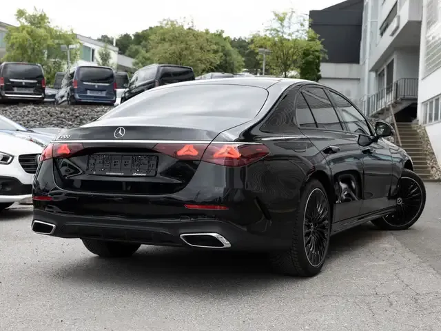 Mercedes-Benz E 200