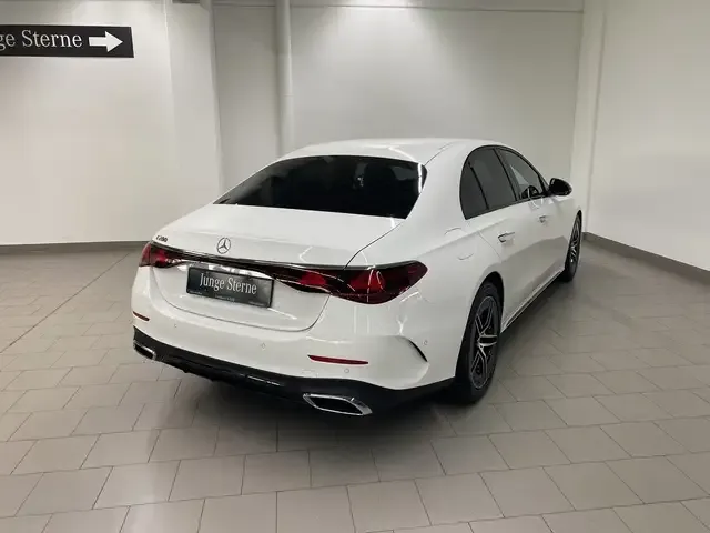 Mercedes-Benz E 200