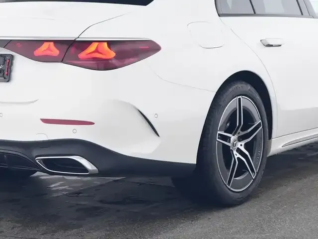 Mercedes-Benz E 200