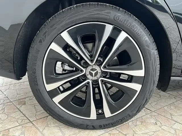 Mercedes-Benz CLA 180