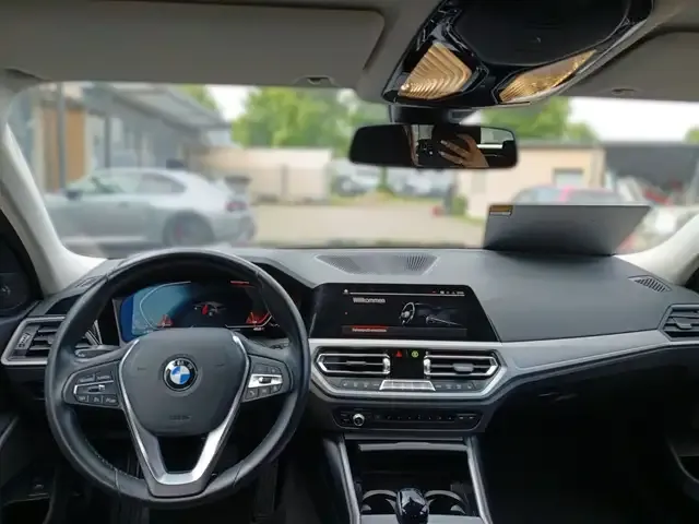 BMW 320