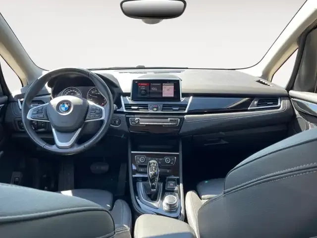 BMW 218