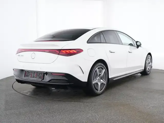Mercedes-Benz EQE 300