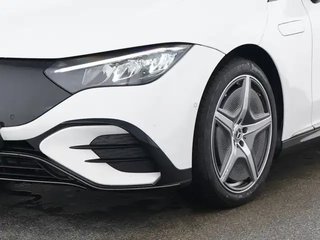 Mercedes-Benz EQE 300