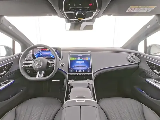 Mercedes-Benz EQE 300