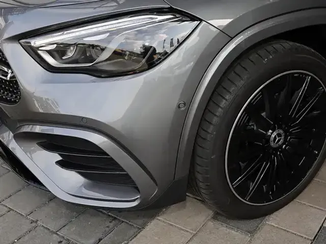 Mercedes-Benz GLA 200