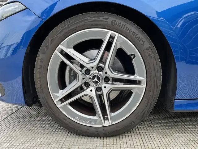 Mercedes-Benz A 200
