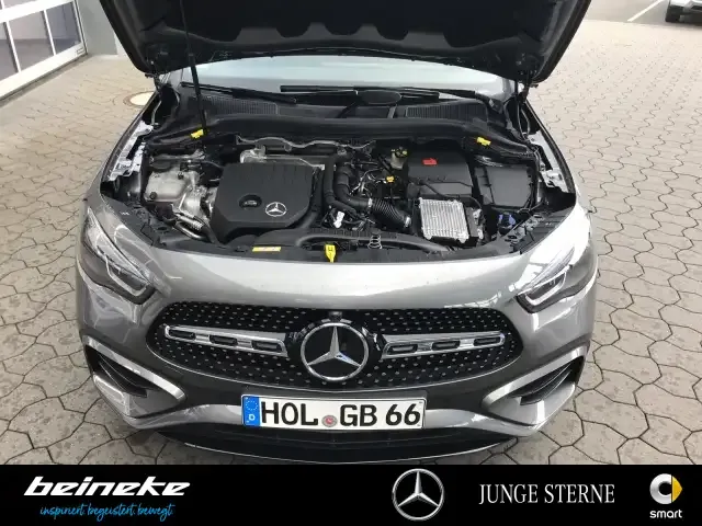 Mercedes-Benz GLA 200
