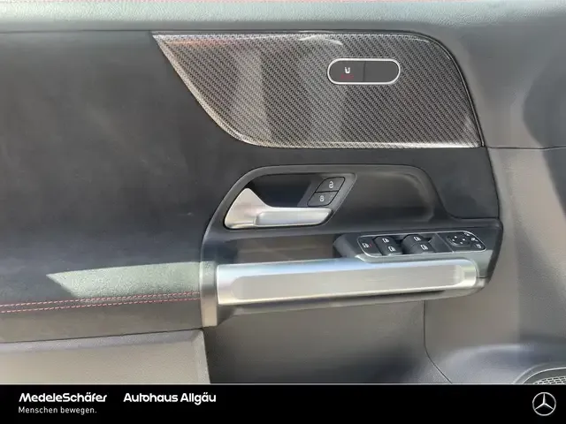 Mercedes-Benz GLB 180