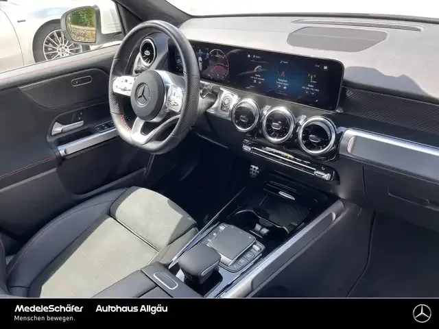 Mercedes-Benz GLB 180