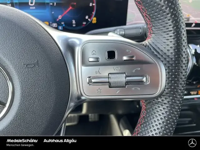 Mercedes-Benz GLB 180