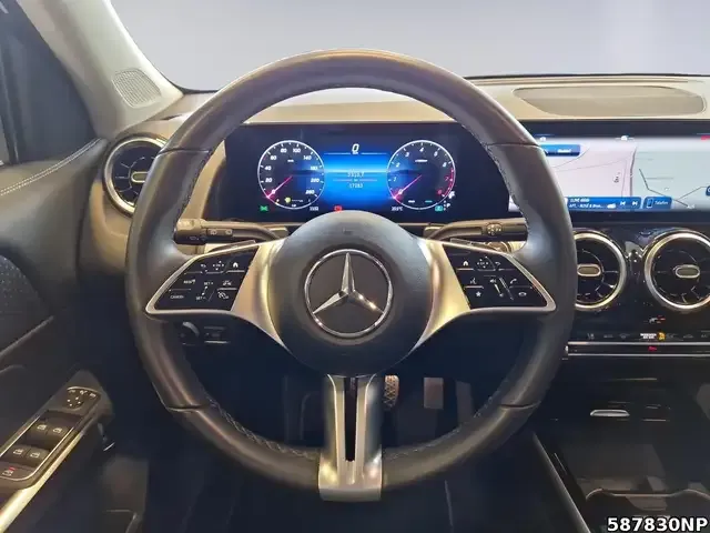 Mercedes-Benz GLB 200