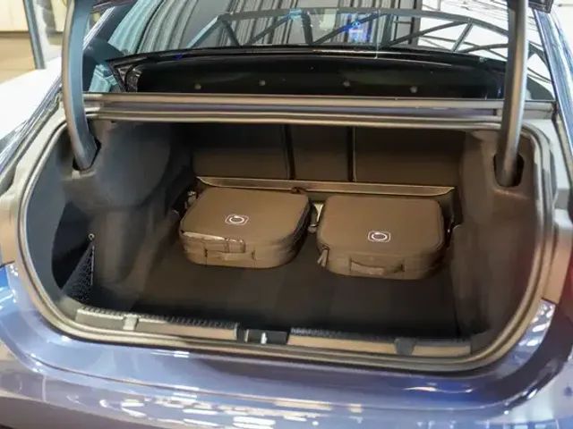 Mercedes-Benz EQE 350