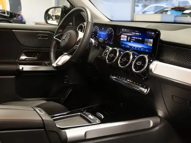 Mercedes-Benz GLB 220