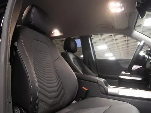 Mercedes-Benz GLB 220