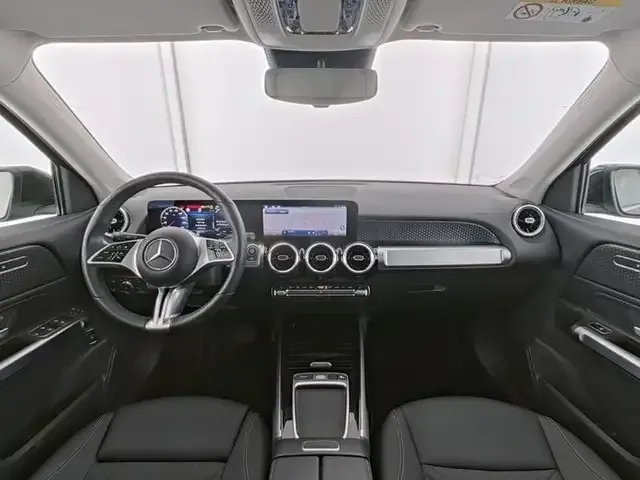 Mercedes-Benz GLB 220