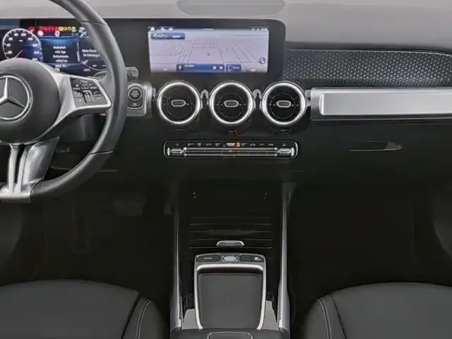 Mercedes-Benz GLB 220