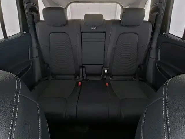 Mercedes-Benz GLB 220