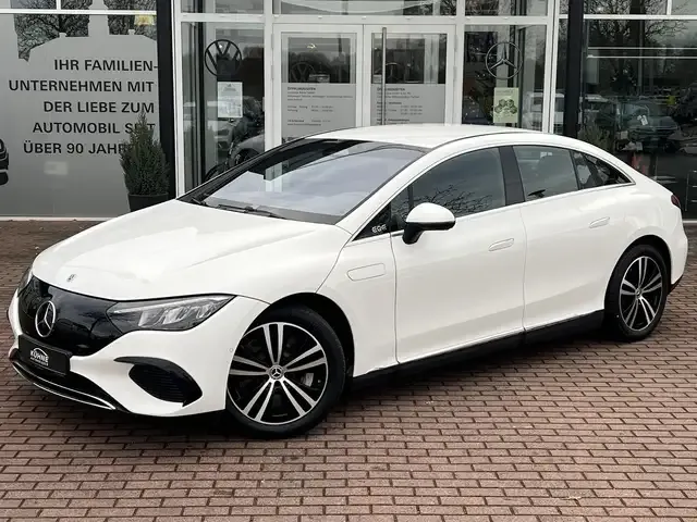 Mercedes-Benz EQE 300