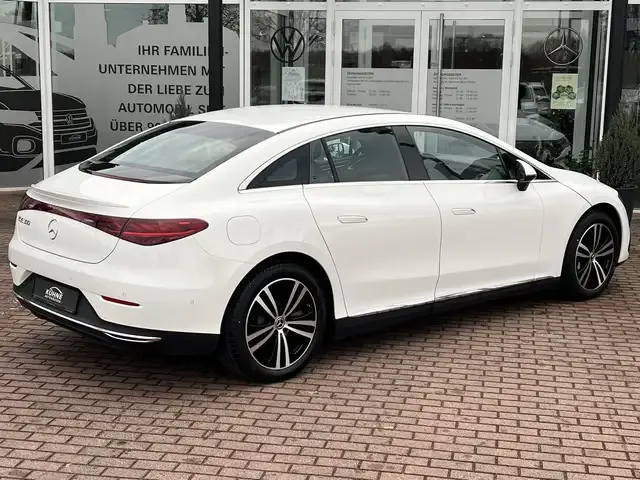 Mercedes-Benz EQE 300