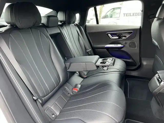 Mercedes-Benz EQE 300