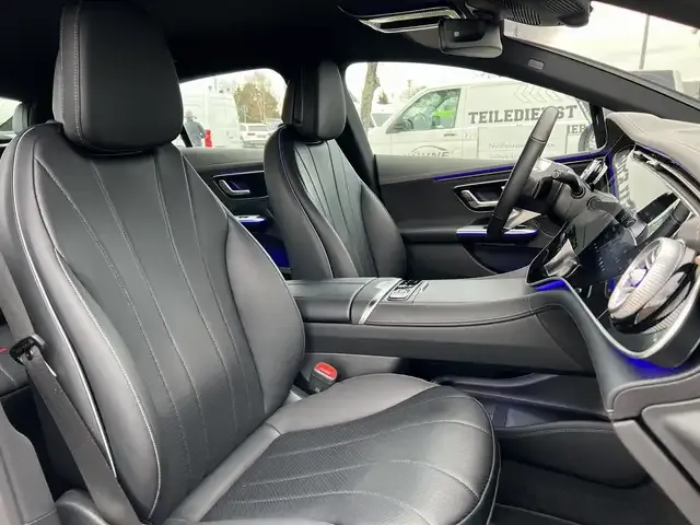 Mercedes-Benz EQE 300