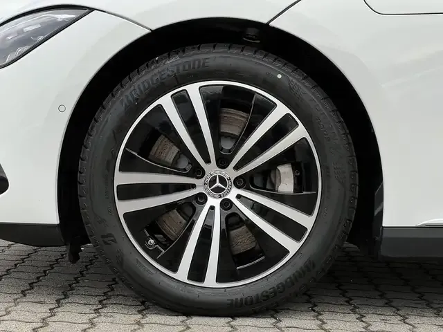 Mercedes-Benz EQE 300