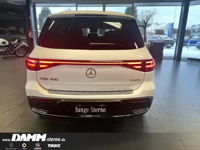 Mercedes-Benz EQB 300