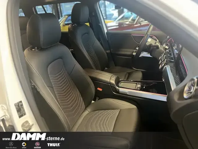 Mercedes-Benz EQB 300