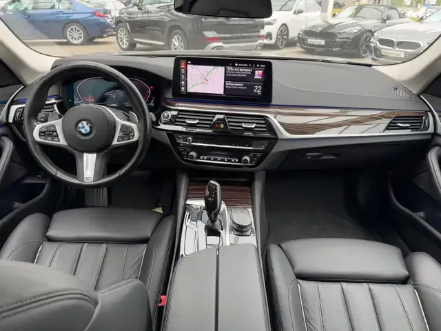 BMW 530