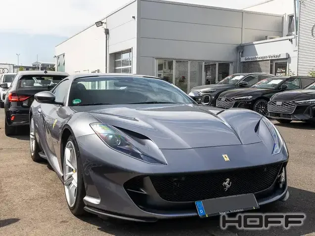Ferrari 812