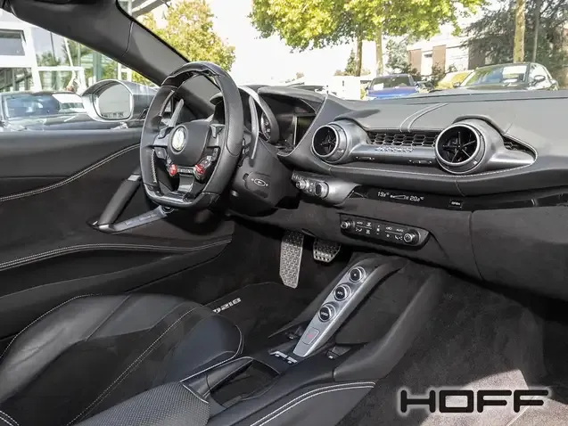 Ferrari 812