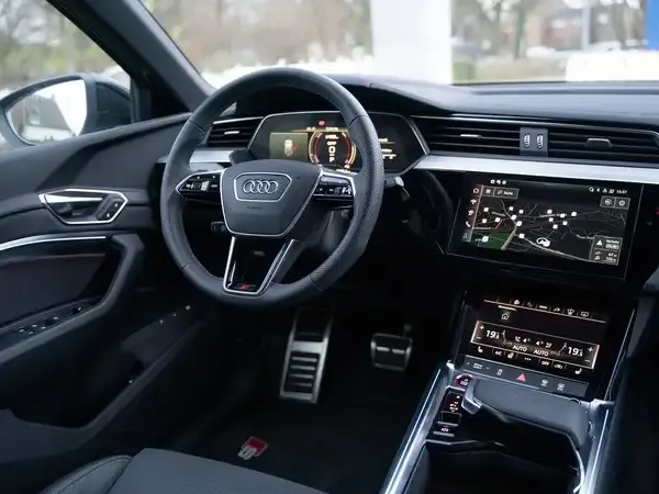 Audi SQ8 e-tron