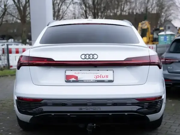 Audi SQ8 e-tron