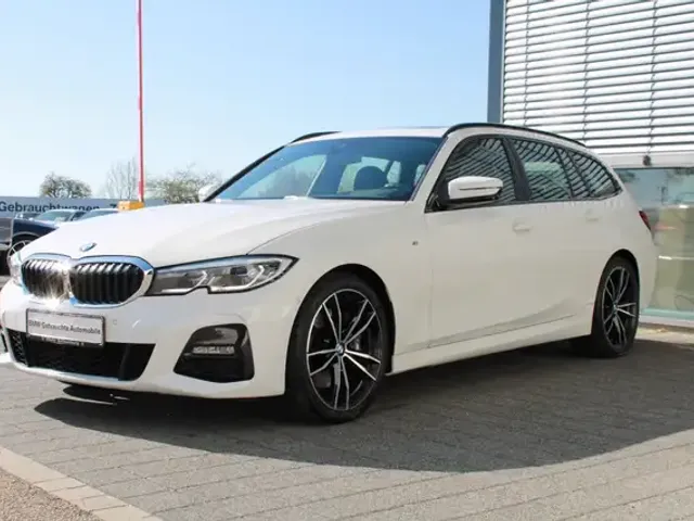 BMW 330