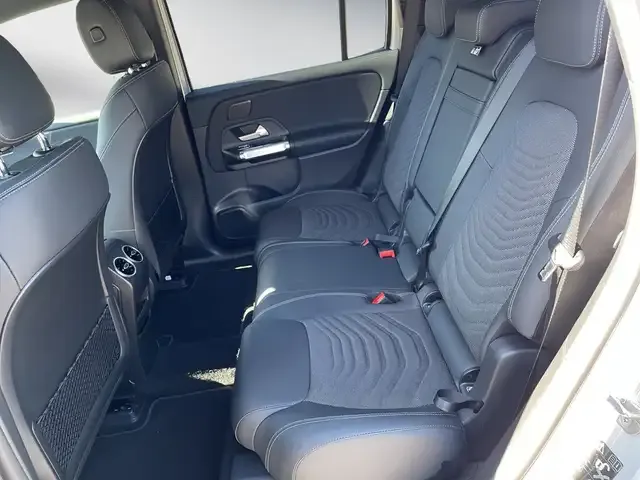 Mercedes-Benz EQB 300