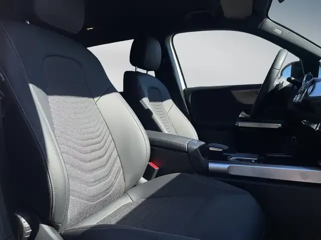 Mercedes-Benz EQB 300