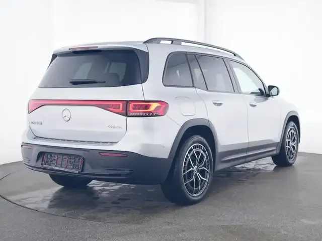 Mercedes-Benz EQB 300