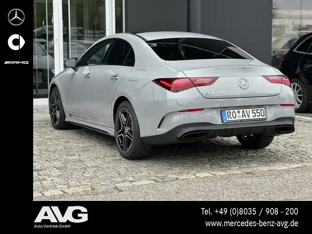 Mercedes-Benz CLA 200
