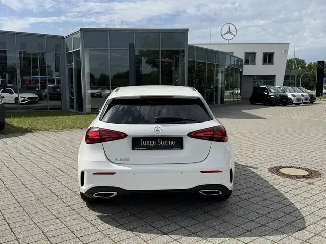 Mercedes-Benz A 200