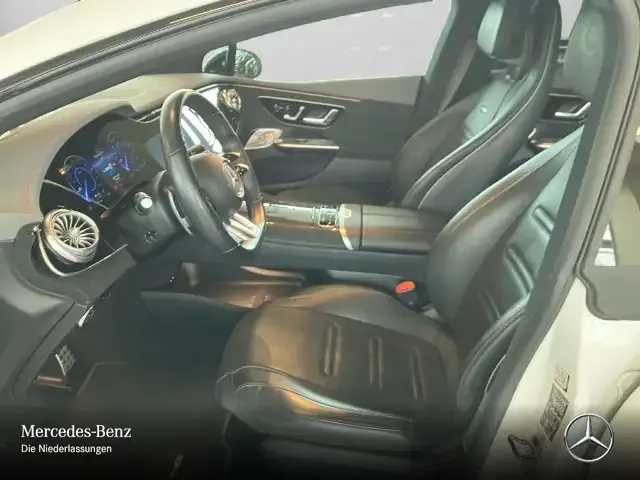 Mercedes-Benz EQE 43