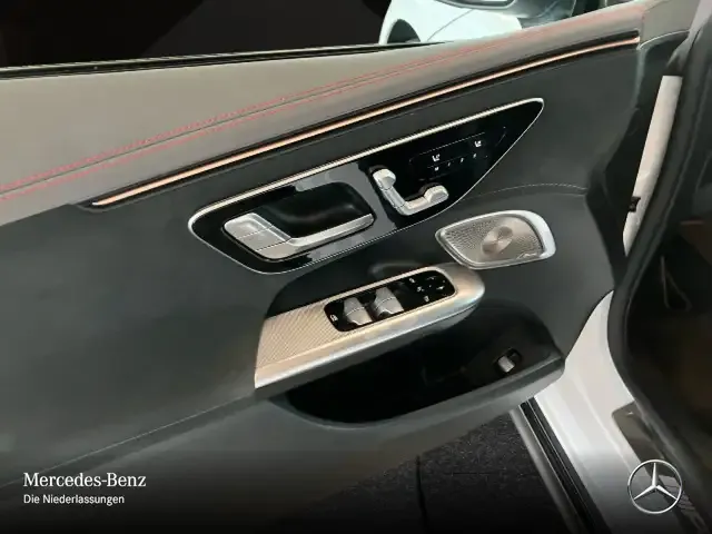 Mercedes-Benz EQE 43
