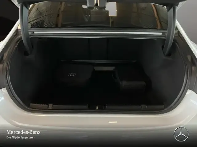 Mercedes-Benz EQE 43